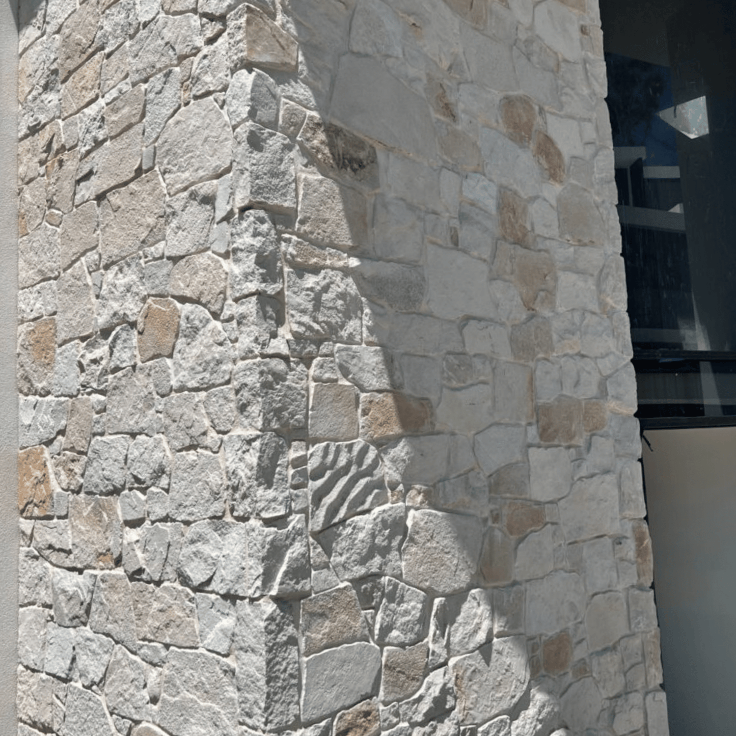 Wollombi Random Stone Wall Cladding - LAYR Supply Co.